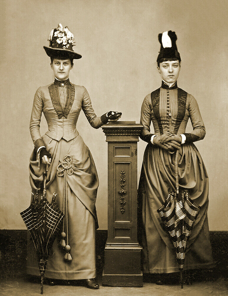 1870 Two Beautiful Women - Vintage Photo