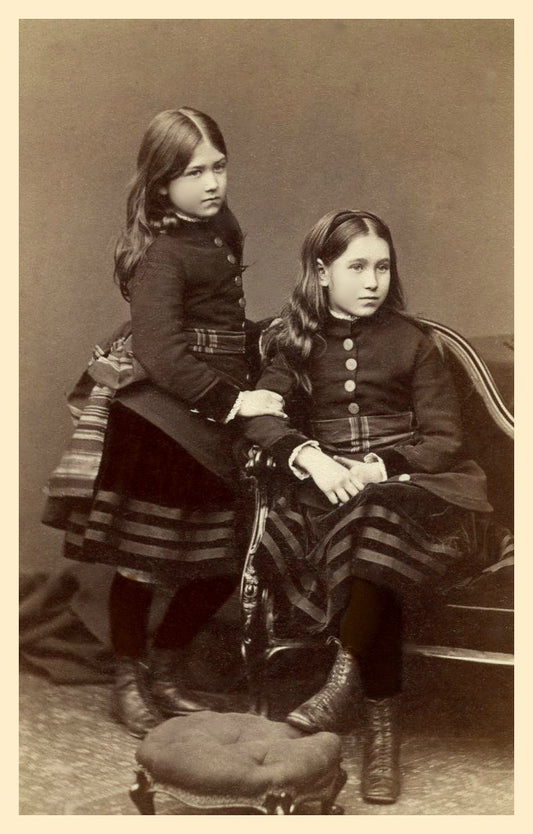 Sisters  - Vintage photo of sisters posing