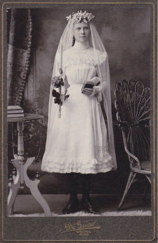 Beautiful Vintage Bride - Vintage photo