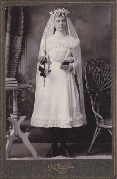 Beautiful Vintage Bride - Vintage photo